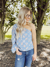 Load image into Gallery viewer, Blue Floral Print One Shoulder Top
